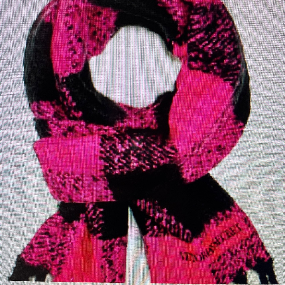 NWT Victoria Secret Plush Buffalo Check Scarf
